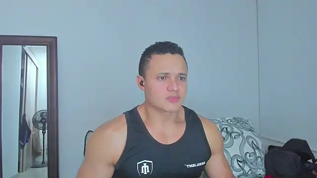 Snapshot of KingLevi01 chatting on August 3, 2026, 11:53 pm KingLevi01 online show from August 3, 2026, 11:53 pm