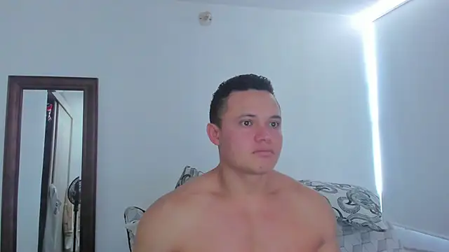 Snapshot of KingLevi01 chatting on August 8, 2026, 3:08 pm KingLevi01 online show from August 8, 2026, 3:08 pm