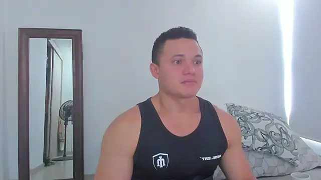 Snapshot of KingLevi01 chatting on August 6, 2026, 2:12 pm KingLevi01 online show from August 6, 2026, 2:12 pm