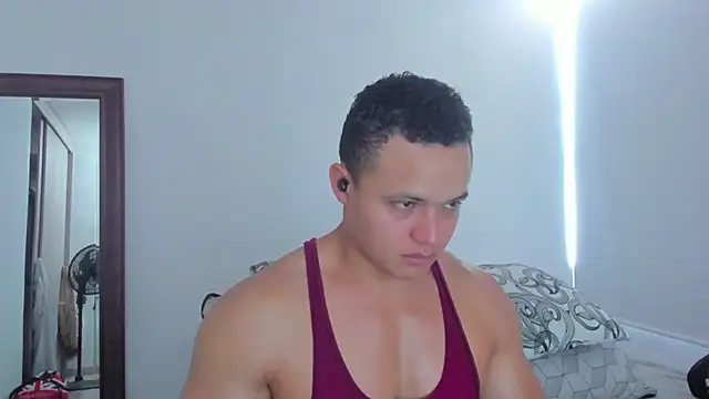 Snapshot of KingLevi01 chatting on August 2, 2026, 5:32 pm KingLevi01 online show from August 2, 2026, 5:32 pm