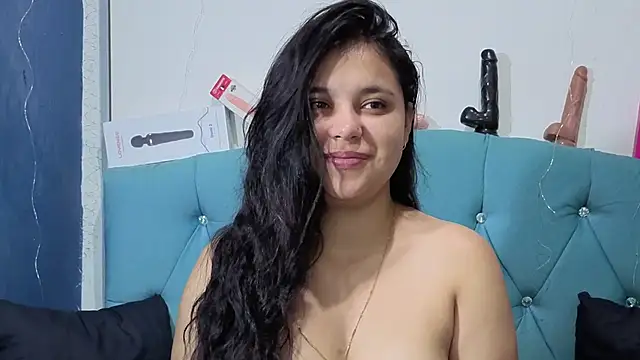 Yesamin Stone18 online show from July 12, 2026, 12:06 pm