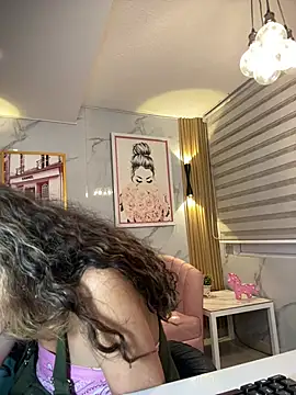 bella vibess s online show from July 26, 2026, 3:19 pm