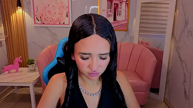 bella vibess s online show from June 17, 2026, 2:22 am