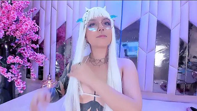 BizzyNoar online show from September 18, 2025, 9:18 pm