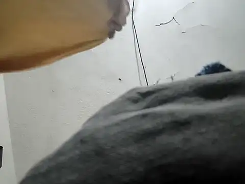 Ferxxxo1503 online show from April 14, 2026, 4:50 am