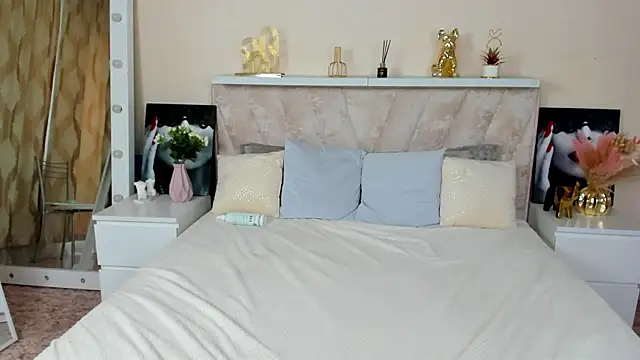 AmelliaClark online show from June 25, 2026, 5:56 am