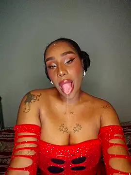 Snapshot of Queen_Amara chatting on January 7, 2026, 3:44 am Queen Amara online show from January 7, 2026, 3:44 am