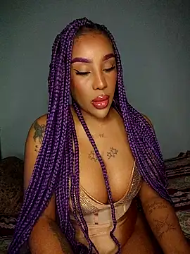 Snapshot of Queen_Amara chatting on December 4, 2025, 3:27 am Queen Amara online show from December 4, 2025, 3:27 am