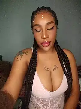 Snapshot of Queen_Amara chatting on November 17, 2025, 2:59 am Queen Amara online show from November 17, 2025, 2:59 am