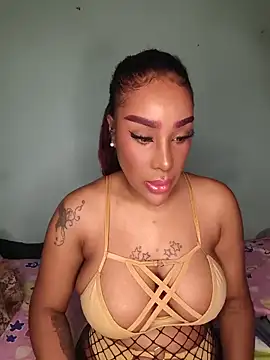 Snapshot of Queen_Amara chatting on September 14, 2025, 11:49 pm Queen Amara online show from September 14, 2025, 11:49 pm