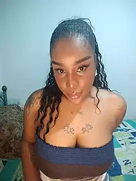 Snapshot of Queen_Amara chatting on February 26, 2026, 3:50 am Queen Amara online show from February 26, 2026, 3:50 am