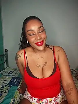 Snapshot of Queen_Amara chatting on February 25, 2026, 4:12 am Queen Amara online show from February 25, 2026, 4:12 am