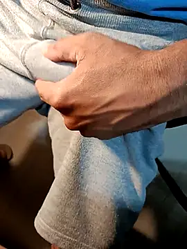 Gallo001 online show from November 30, 2025, 2:56 am