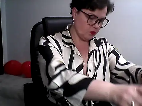 EllaLove2277 online show from February 21, 2026, 5:04 pm