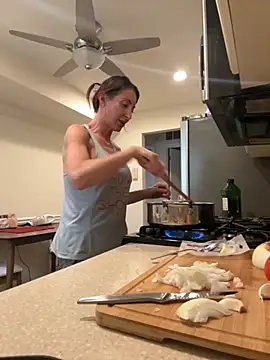 NurseStephania online show from September 17, 2025, 6:54 pm