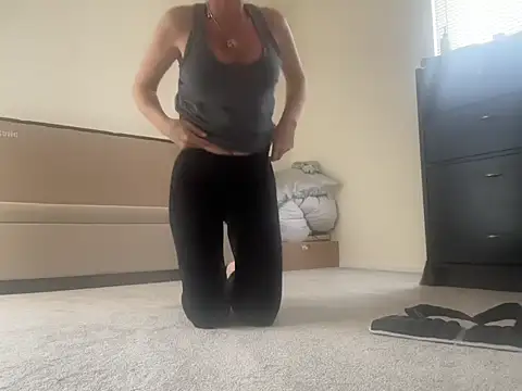 NurseStephania online show from October 19, 2025, 6:32 pm