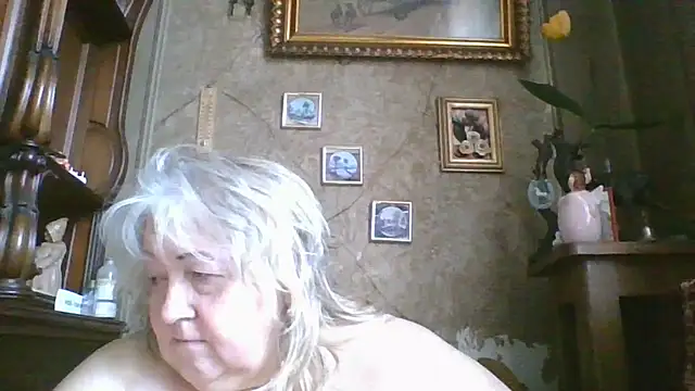 Snapshot of Lala-Love56 chatting on April 4, 2026, 6:42 am Lala-Love56 online show from April 4, 2026, 6:42 am