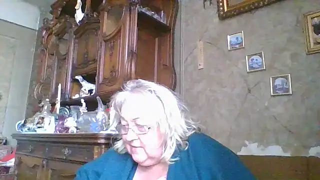 Lala-Love56 online show from September 18, 2025, 9:45 am