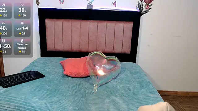 Valeryxs online show from November 25, 2025, 8:53 pm