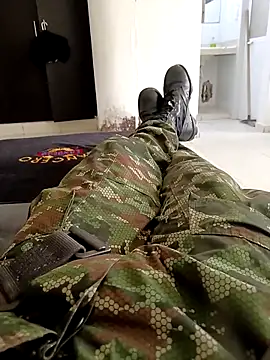 alejos81 online show from October 30, 2025, 4:48 pm