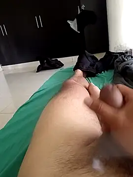 alejos81 online show from October 27, 2025, 12:06 pm