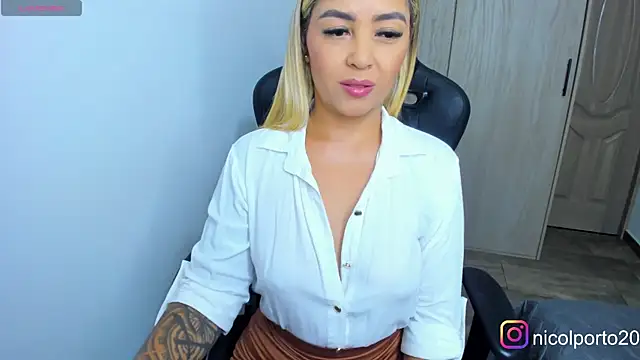 NicolPorto online show from November 14, 2025, 11:58 am