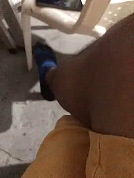 elpeluchenegroxxx3 online show from February 24, 2026, 2:56 am