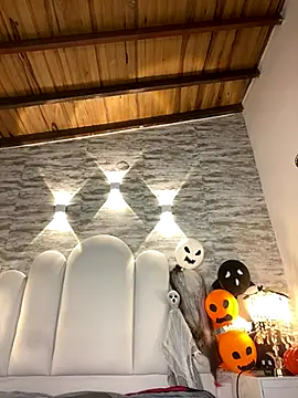 Kristy1  online show from October 18, 2025, 11:12 am