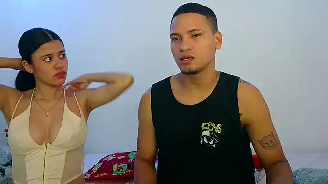 Snapshot of Sexy777Couple chatting on January 11, 2026, 1:12 am Sexy777Couple online show from January 11, 2026, 1:12 am