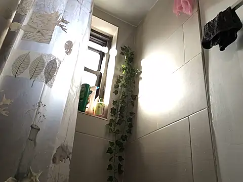 littyleesh1 online show from February 5, 2026, 3:52 pm