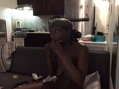 littyleesh1 online show from June 13, 2026, 1:25 am