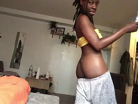 Snapshot of littyleesh1 chatting on July 30, 2026, 1:10 pm littyleesh1 online show from July 30, 2026, 1:10 pm