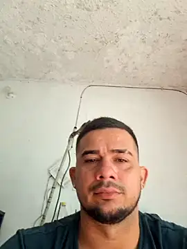 Snapshot of yeffito1 chatting on September 9, 2025, 2:26 pm yeffito1 online show from September 9, 2025, 2:26 pm