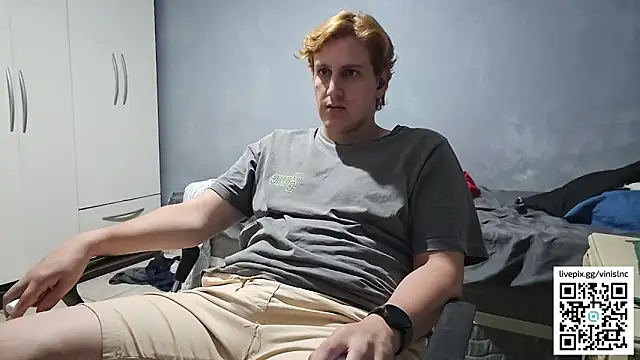 vinialnc online show from September 14, 2025, 3:51 am