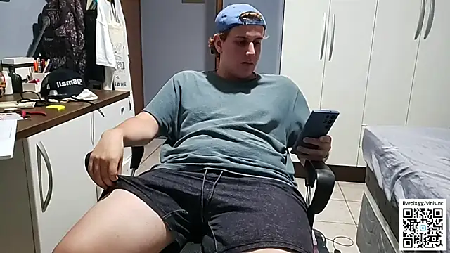 vinialnc online show from October 4, 2025, 12:23 am