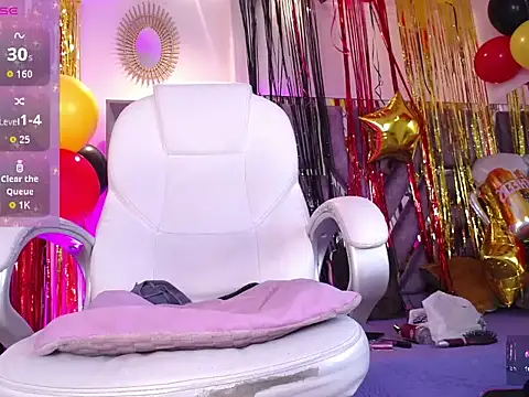 Eva Walker  online show from September 24, 2025, 6:03 pm