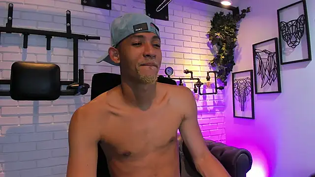 B Wild online show from September 23, 2025, 3:35 am