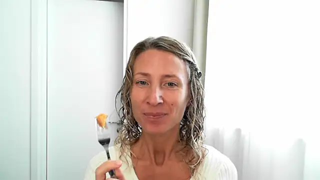 Paevoa online show from November 18, 2025, 9:56 am