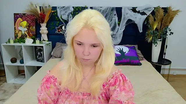 EmillyRogers online show from October 30, 2025, 5:06 am