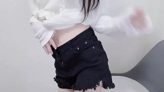 Queen ww online show from October 30, 2025, 5:39 am