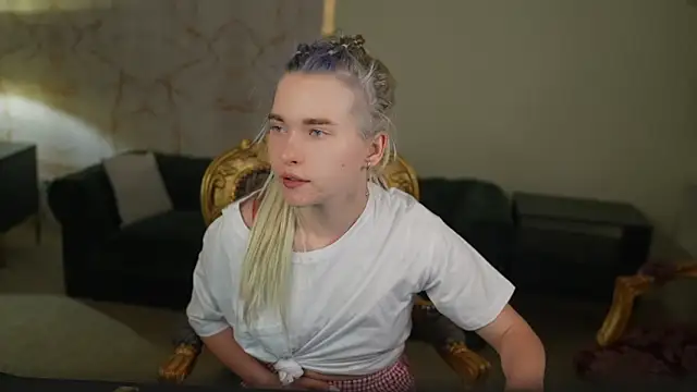 Ava kiss054 online show from March 13, 2026, 7:30 pm