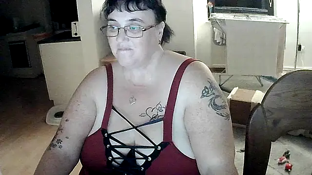 Minou1610 online show from October 2, 2025, 6:33 pm