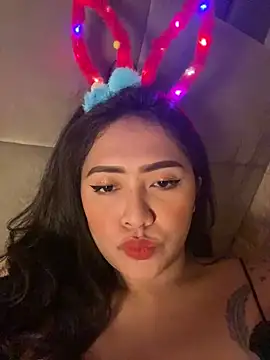 yourdevilsweettsx online show from November 2, 2025, 5:12 am