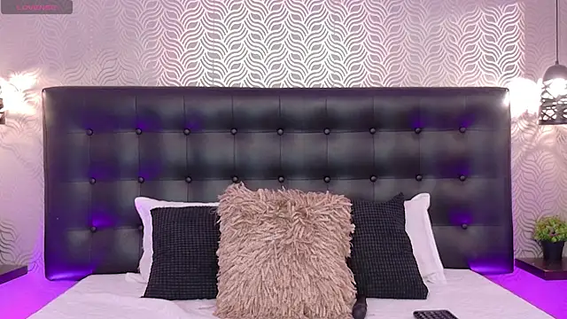 Snapshot of NaiaraMasson_ chatting on July 3, 2026, 12:00 pm NaiaraMasson online show from July 3, 2026, 12:00 pm