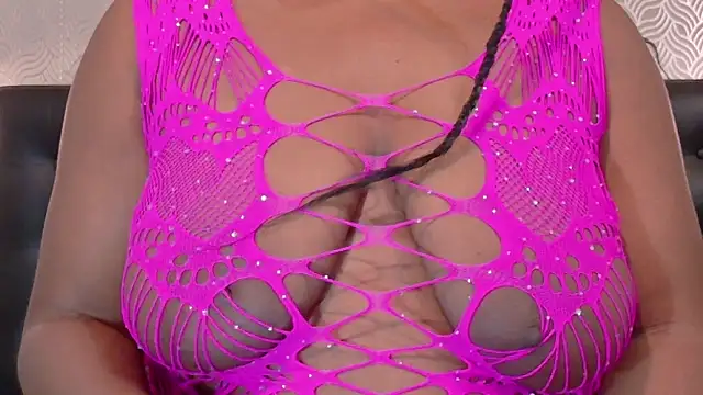 Snapshot of NaiaraMasson_ chatting on July 15, 2026, 12:12 pm NaiaraMasson online show from July 15, 2026, 12:12 pm
