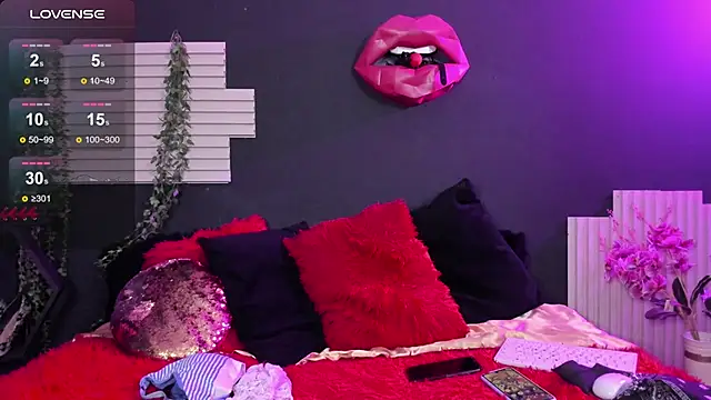 kinky momm online show from June 6, 2026, 1:49 pm