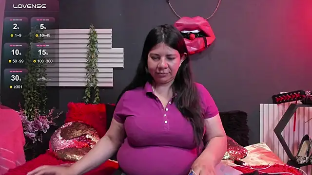 kinky momm online show from June 18, 2026, 1:16 pm