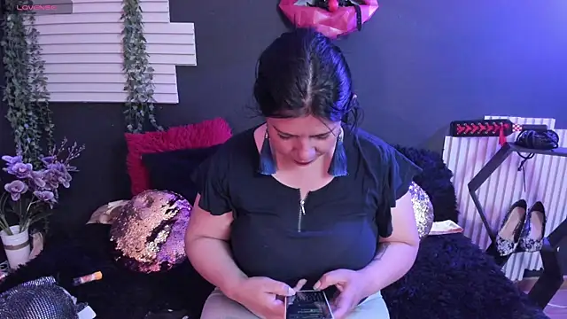 kinky momm online show from July 10, 2026, 3:12 pm
