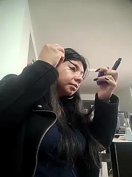 kinky momm online show from October 3, 2025, 1:34 pm