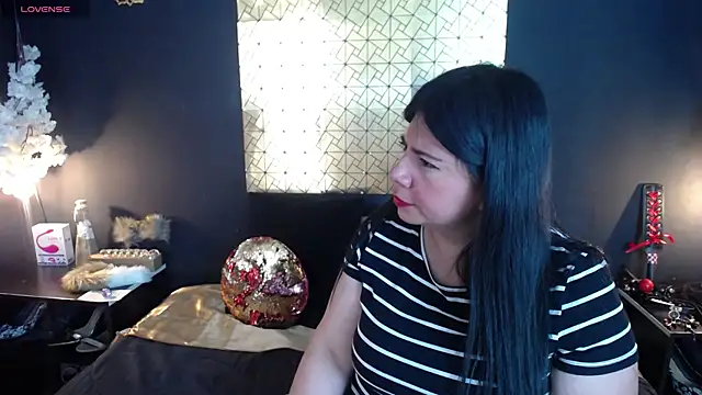 kinky momm online show from March 23, 2026, 4:29 pm